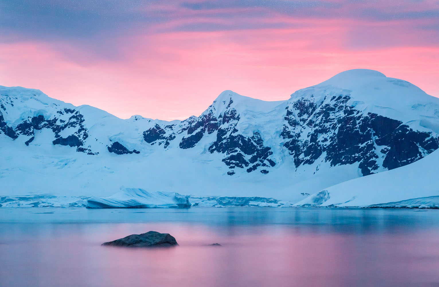 Paradise Frozen: 10 Incredible Antarctica Facts and Photos