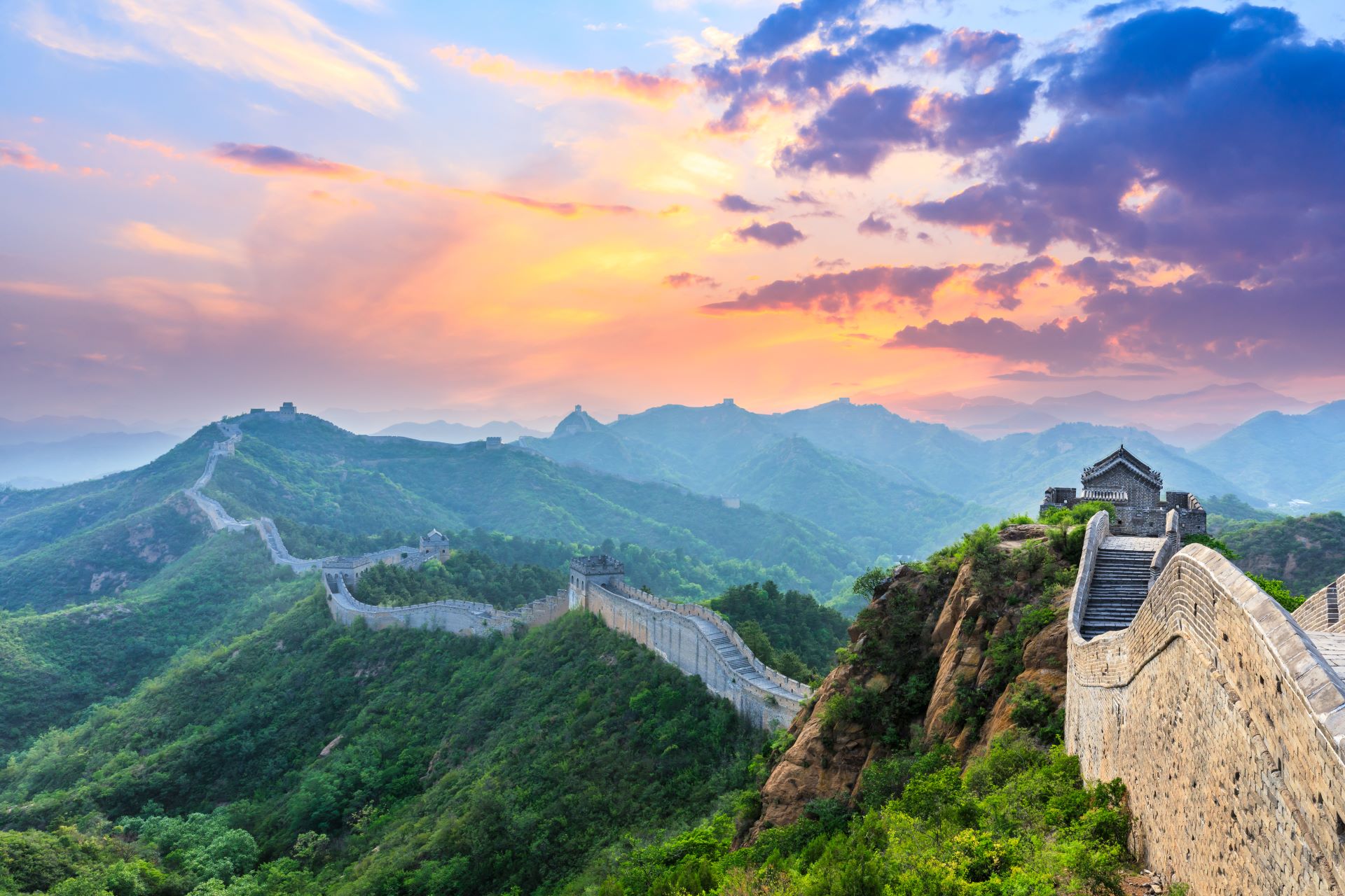 view of great wall of china at sunset