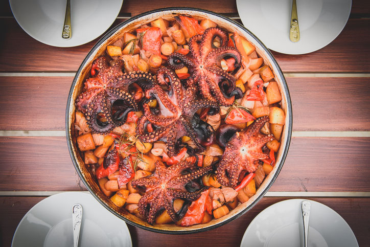 Octopus in traditional Croatian peka Sa